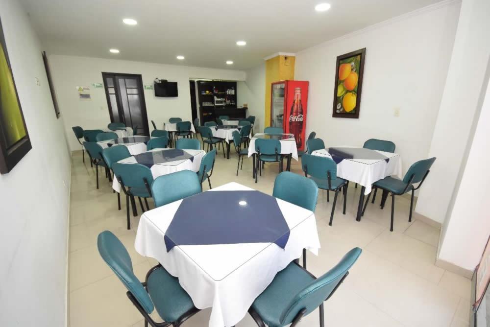 Hotel Zafiro Plaza Tunja Kültér fotó